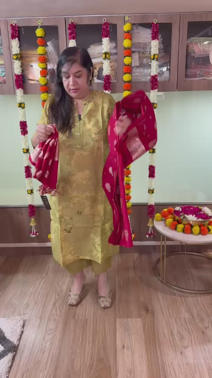 Munga Silk Suit Set